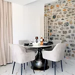 Glaroi 3 *