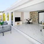 Glaroi 3 Villa *