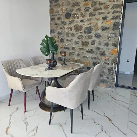 Villa Glaroi 3 *