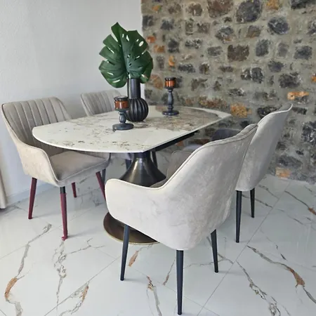 Villa Glaroi 3 *
