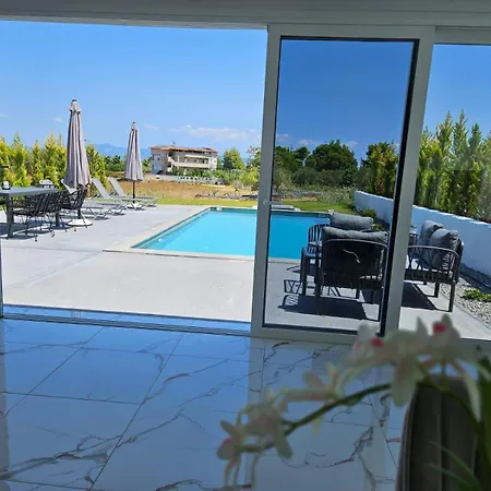 Glaroi 3 Villa